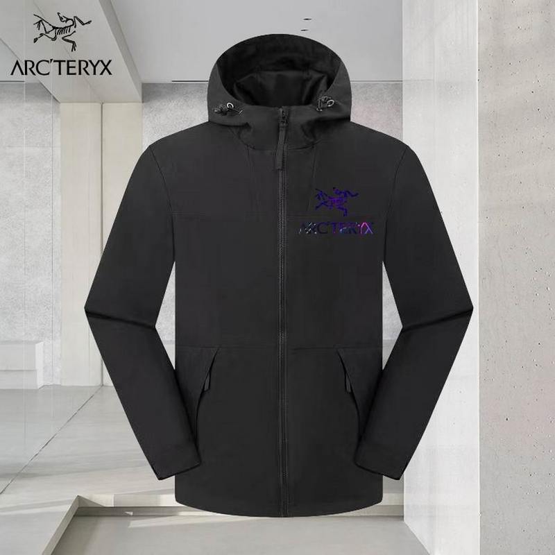 ARC'TERYX Men's Outwear 60